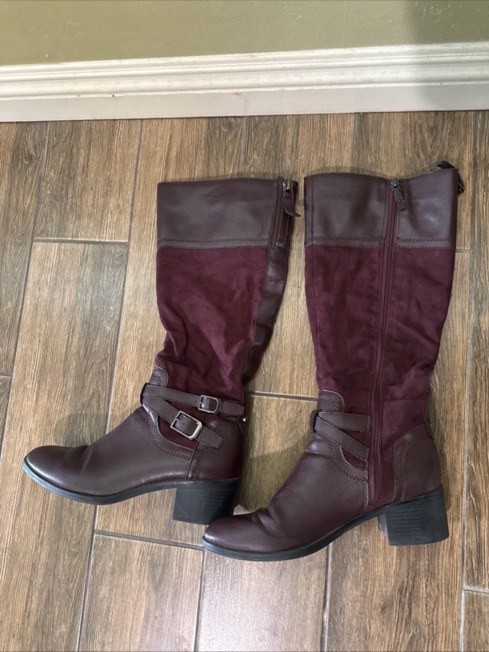 Franco Sarto Lapis Burgandy Knee High Zippered Boots Size 8.5M
